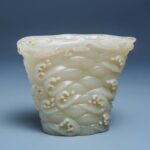 清乾隆 玉雕海浪紋杯